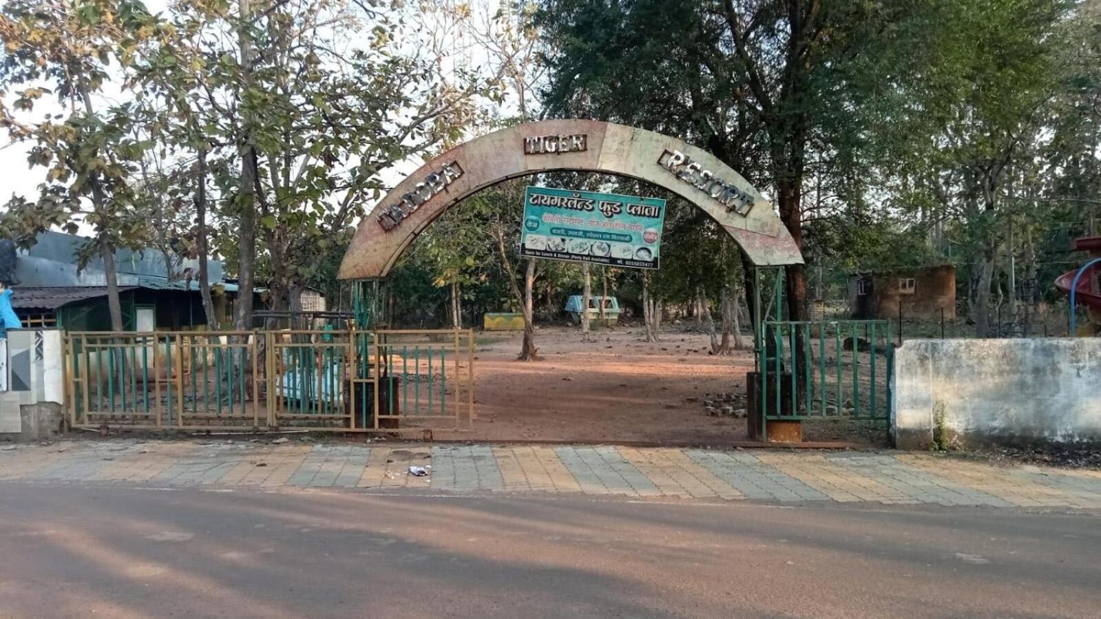 Oyo Flagship Tadoba Tiger Resort Mohurli Ngoại thất bức ảnh